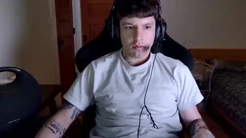 Snapshot of junkyard211 chatting on March 2026 06:58:01 AM guero online show from March 2026 06:58:01 AM