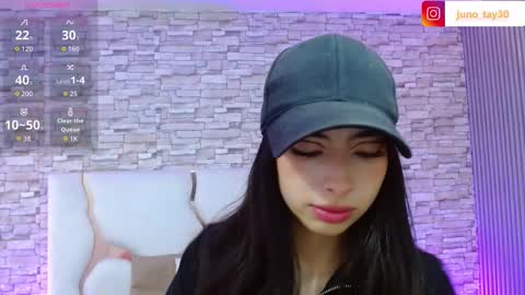 Snapshot of juno_tay chatting on September 2025 11:48:01 AM JUNO online show from September 2025 11:48:01 AM