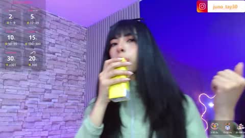 Snapshot of juno_tay chatting on October 2025 11:30:01 AM JUNO online show from October 2025 11:30:01 AM