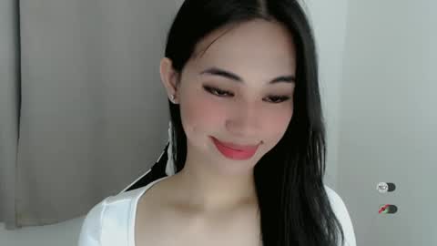 Snapshot of juny_lanyy chatting on January 2025 12:30:01 PM Julia online show from January 2025 12:30:01 PM