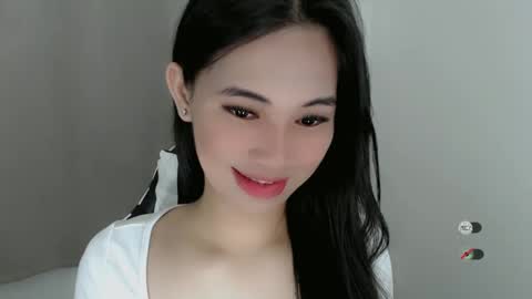 Snapshot of juny_lanyy chatting on January 2025 05:05:02 PM Julia online show from January 2025 05:05:02 PM
