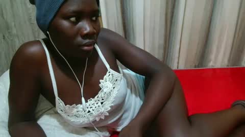 Lyra online show from September 2025 05:01:01 PM