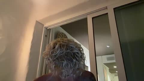 Snapshot of justaladuk chatting on June 2026 11:20:01 PM LOUIE online show from June 2026 11:20:01 PM