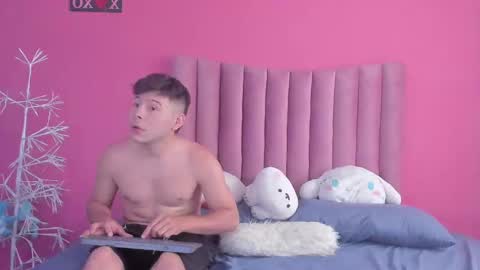 Snapshot of justin_jazmin chatting on December 2024 09:27:01 PM JUSTIN Y JAZMIN online show from December 2024 09:27:01 PM