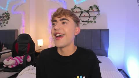 Justin online show from November 2025 11:24:01 AM