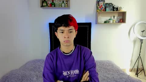 Justine online show from December 2025 02:02:02 PM