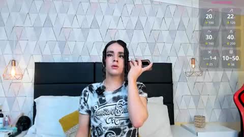 Justine online show from November 2025 04:05:01 AM