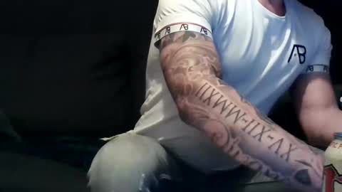 justmehere077 online show from February 2025 10:41:01 PM