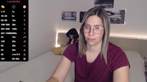 Julie online show from October 2025 05:17:01 PM