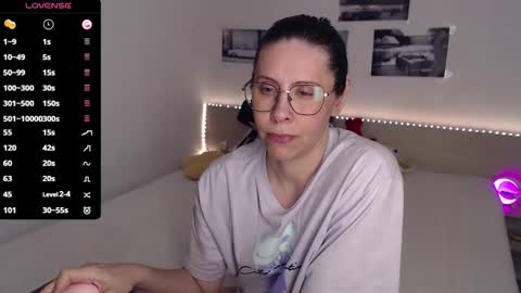 Julie online show from April 2026 04:01:01 PM