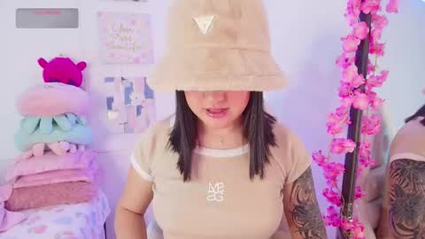 Emy online show from September 2025 12:00:02 AM