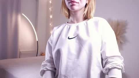 Sinikka online show from March 2025 07:26:02 PM