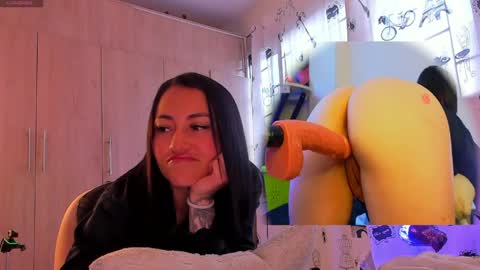  Karolin  online show from April 2026 10:26:02 PM