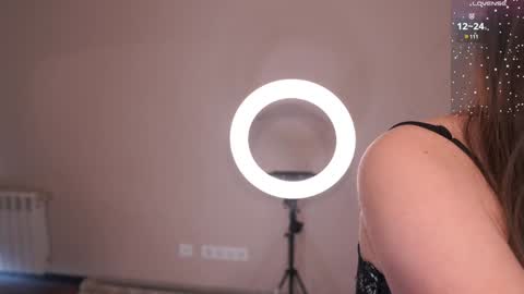 Amely online show from January 2025 04:32:01 AM