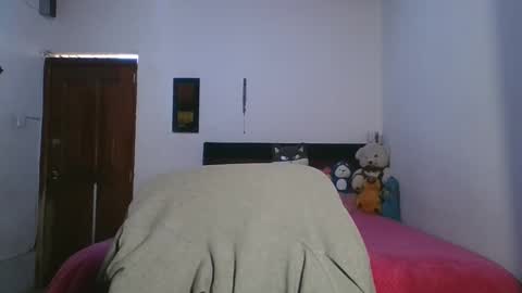 KAHELIINDEPENDENT MODEL online show from November 2025 07:17:01 PM