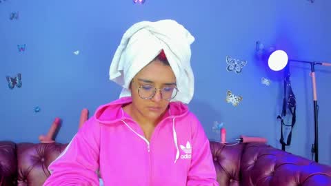 kaira_mosse_ online show from April 2026 11:42:01 AM