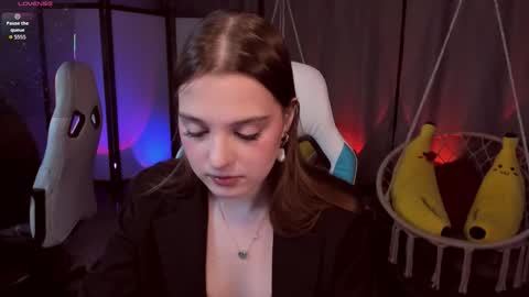 Snapshot of kaisajenner chatting on November 2025 07:45:02 PM Kaisa online show from November 2025 07:45:02 PM