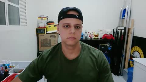 Snapshot of kaiserdoom chatting on December 2025 11:32:01 PM kaiserdoom online show from December 2025 11:32:01 PM