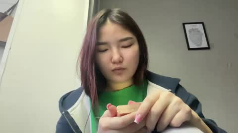 Snapshot of kalalinet chatting on April 2026 01:21:01 PM Sakura online show from April 2026 01:21:01 PM