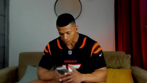 kale thomson online show from November 2025 11:03:01 PM