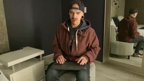 Snapshot of kaletattoos chatting on October 2025 11:17:01 AM Kale online show from October 2025 11:17:01 AM