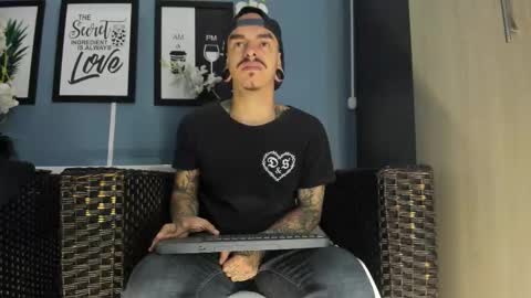 Snapshot of kaletattoos chatting on October 2025 11:11:01 AM Kale online show from October 2025 11:11:01 AM