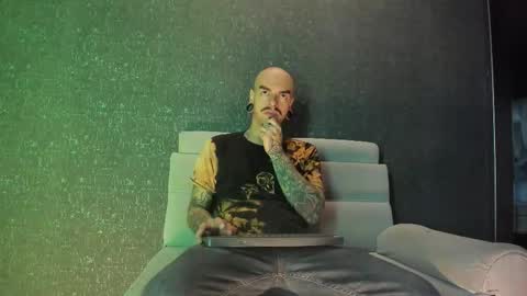 Snapshot of kaletattoos chatting on November 2025 10:58:01 AM Kale online show from November 2025 10:58:01 AM