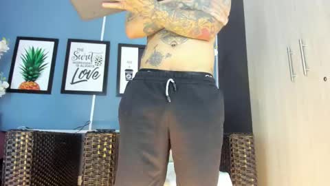 Snapshot of kaletattoos chatting on November 2025 11:03:01 AM Kale online show from November 2025 11:03:01 AM