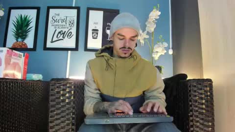 Snapshot of kaletattoos chatting on November 2025 11:11:01 AM Kale online show from November 2025 11:11:01 AM