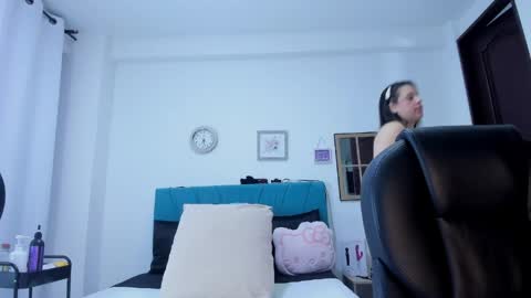 Kamilalopez online show from May 2026 09:20:02 PM