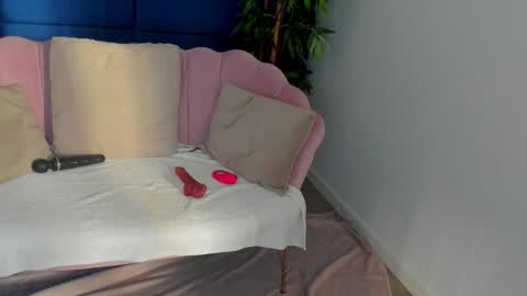 KamaFeels online show from November 2025 06:15:02 AM