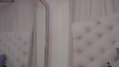 Snapshot of kamila_arias chatting on October 2025 02:08:01 PM online show from October 2025 02:08:01 PM