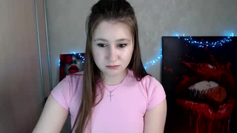 kamilla_love_ online show from April 2026 11:37:01 AM