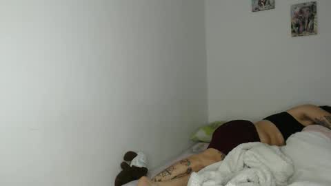 kammy   y   camila online show from November 2025 04:43:02 PM