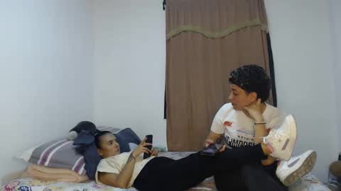 Snapshot of kammy_cami chatting on May 2026 11:11:01 PM kammy y camila online show from May 2026 11:11:01 PM