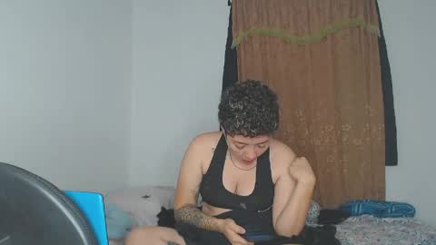 Snapshot of kammy_cami chatting on May 2026 09:06:02 AM kammy y camila online show from May 2026 09:06:02 AM