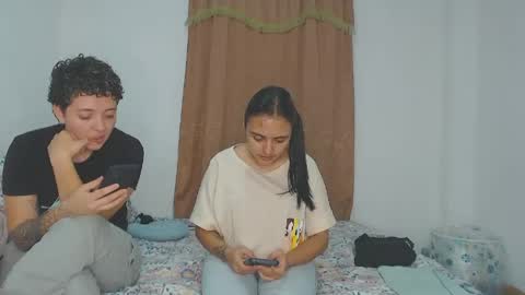 Snapshot of kammy_cami chatting on June 2026 11:17:01 PM kammy y camila online show from June 2026 11:17:01 PM