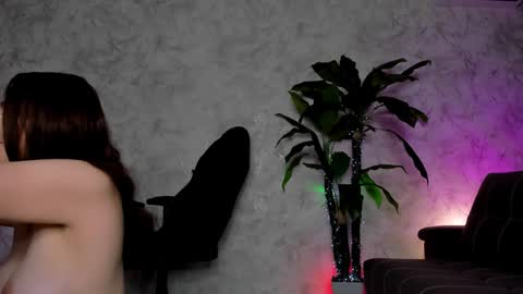 Emma online show from December 2025 01:32:01 AM