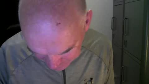 Robbie online show from October 2025 04:18:02 AM