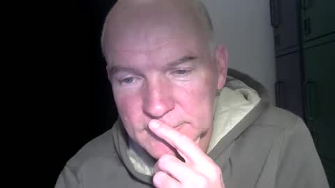 Robbie online show from November 2025 03:55:01 PM