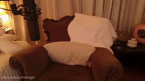 I am here around 5am GMT karathemagic online show from November 2025 05:48:01 PM