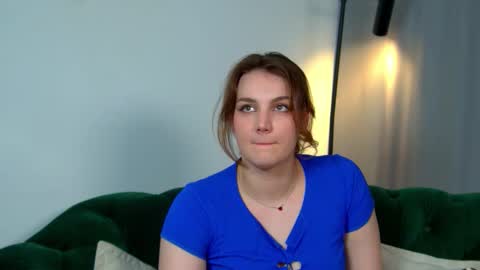 Karen online show from September 2025 06:19:01 PM