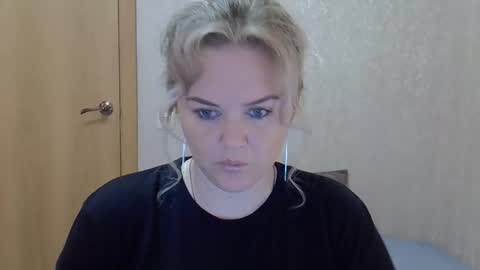 karennelsonx online show from September 2025 11:01:01 AM