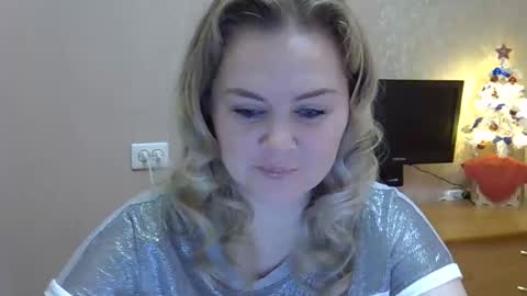 karennelsonx online show from December 2025 11:05:01 AM