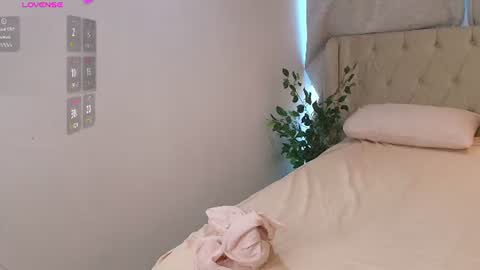 kari_brooks online show from July 2026 11:27:02 AM