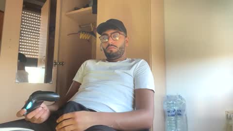 Snapshot of karim03larbi chatting on January 2025 12:33:02 PM karim03larbi online show from January 2025 12:33:02 PM