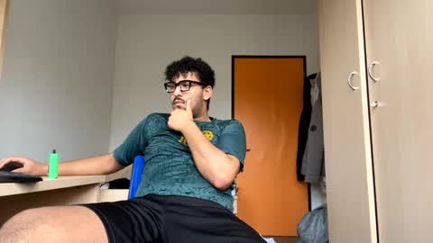 Snapshot of karim03larbi chatting on February 2025 10:20:02 AM karim03larbi online show from February 2025 10:20:02 AM