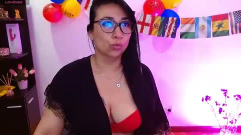 Snapshot of karime_lee chatting on June 2026 10:13:01 AM karime lee online show from June 2026 10:13:01 AM