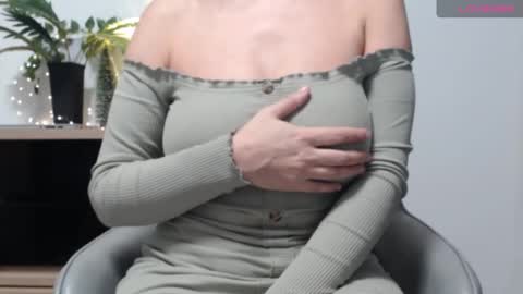 Snapshot of karin_lover chatting on December 2024 06:12:02 AM You can call me K online show from December 2024 06:12:02 AM