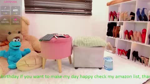 Karina  online show from October 2025 05:19:01 PM